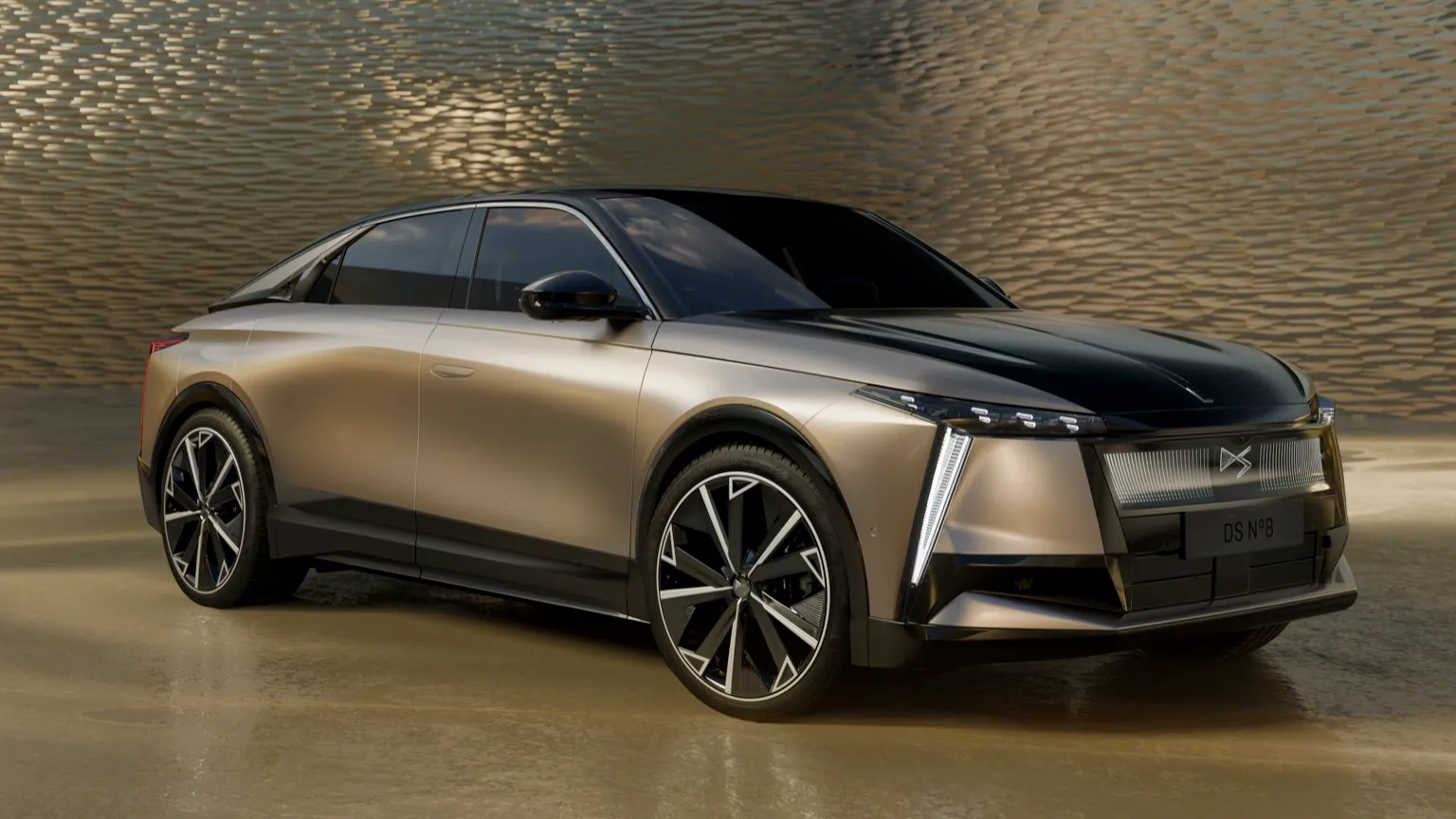 DS Automobiles N°8